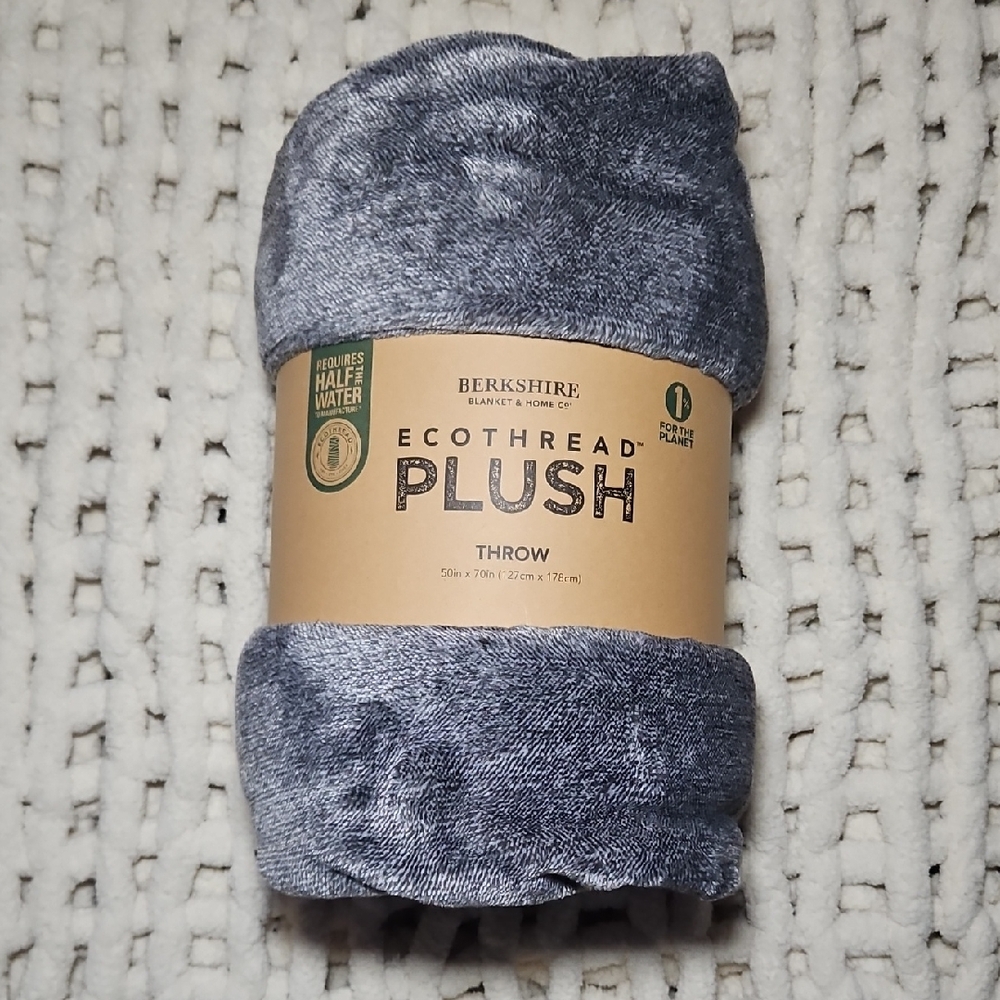 Berkshire Ecothread Plush Trow Blanket - Picture 2 of 8
